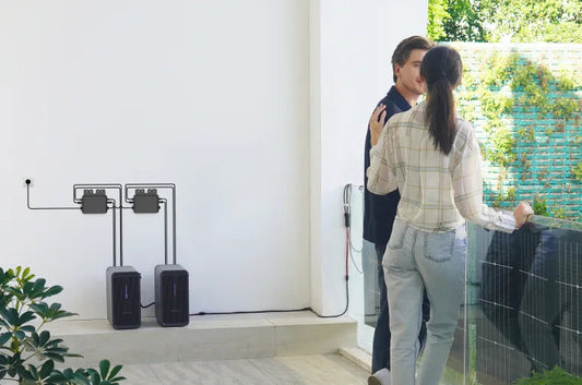 Balkonová fotovoltaika: Je vůbec legální a co je třeba zajistit?